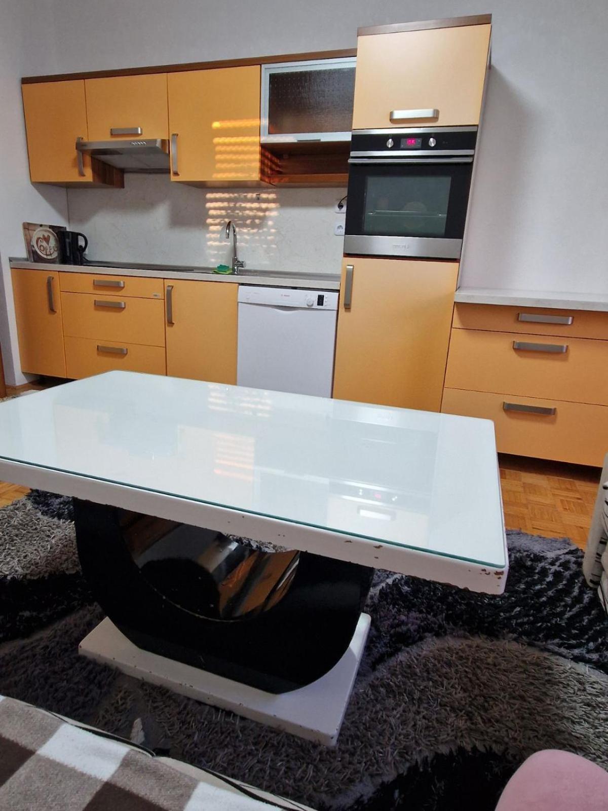 Apartma-Sobe Lejla ヴィパーヴァ エクステリア 写真
