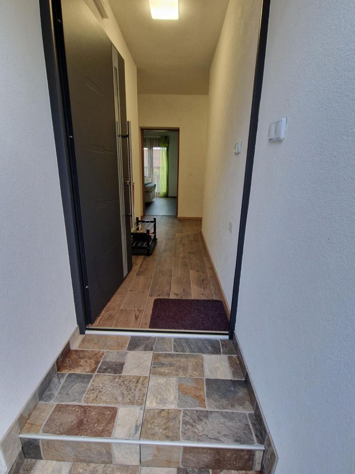 Apartma-Sobe Lejla ヴィパーヴァ エクステリア 写真