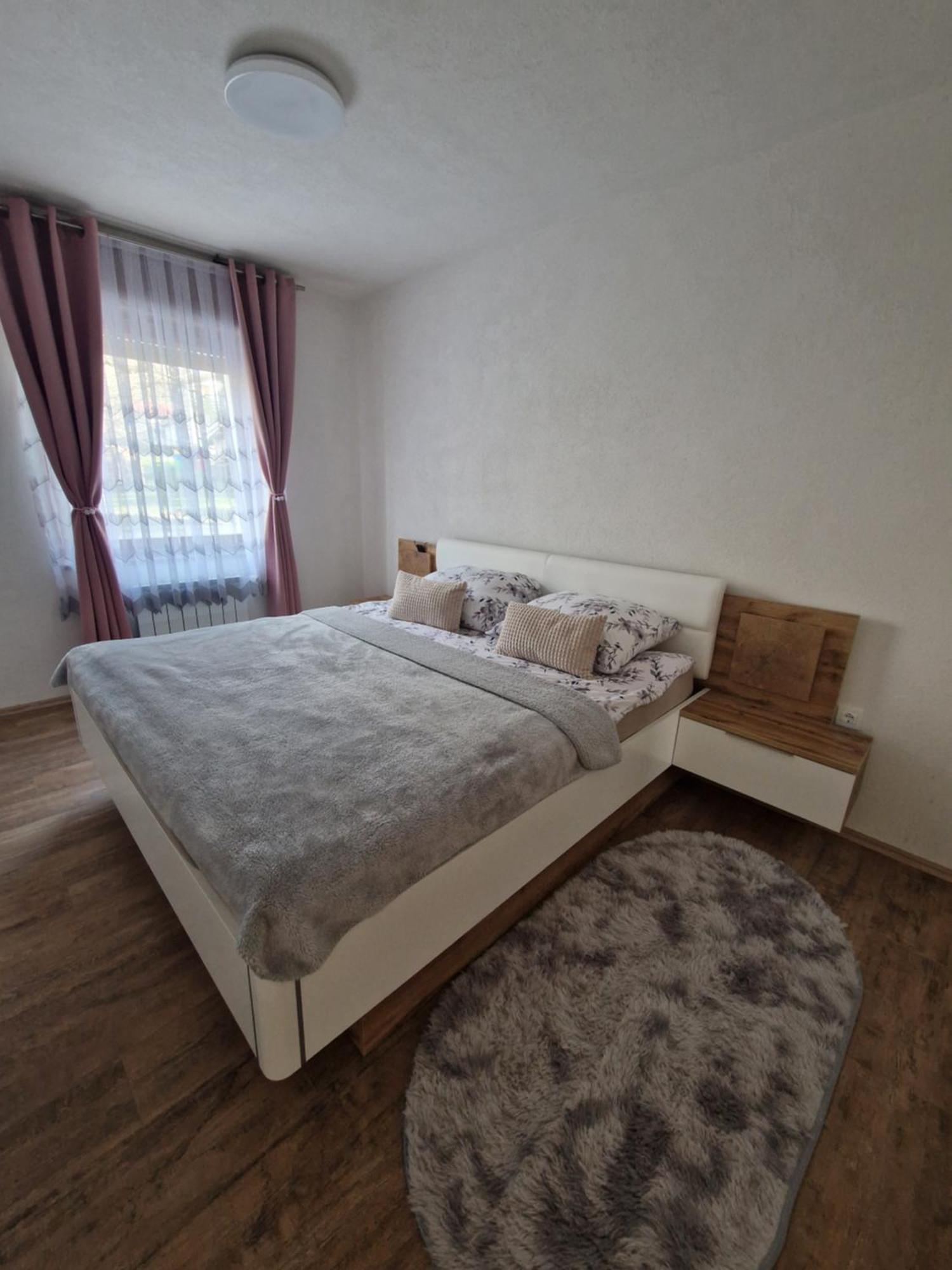 Apartma-Sobe Lejla ヴィパーヴァ エクステリア 写真